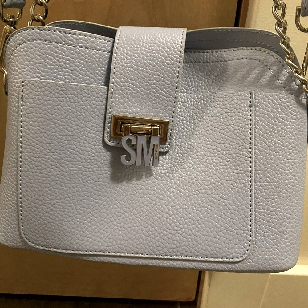 Steve Madden periwinkle crossbody purse; leather & silver metallic metal accents